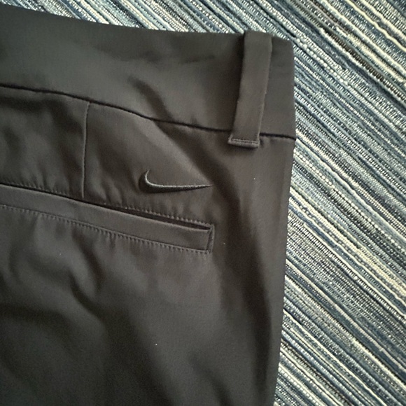 Nike Golf Dri-Fit Women’s Size 10 Black Golf Cropped Pants - Picture 4 of 5